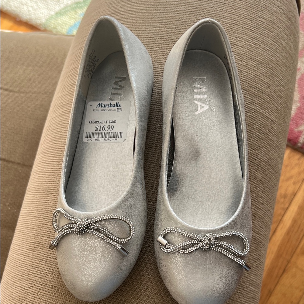 MIA Women's Metallic Silver Flats with Bow